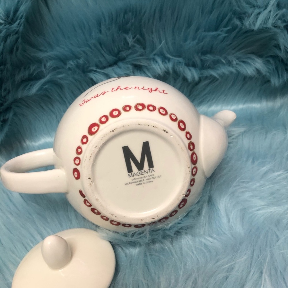 ‘T was the night teapot